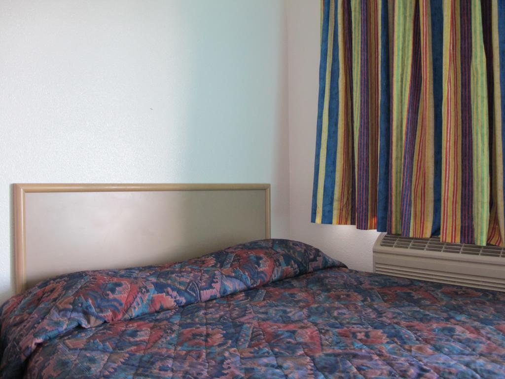 Economy Inn Ontario Rom bilde